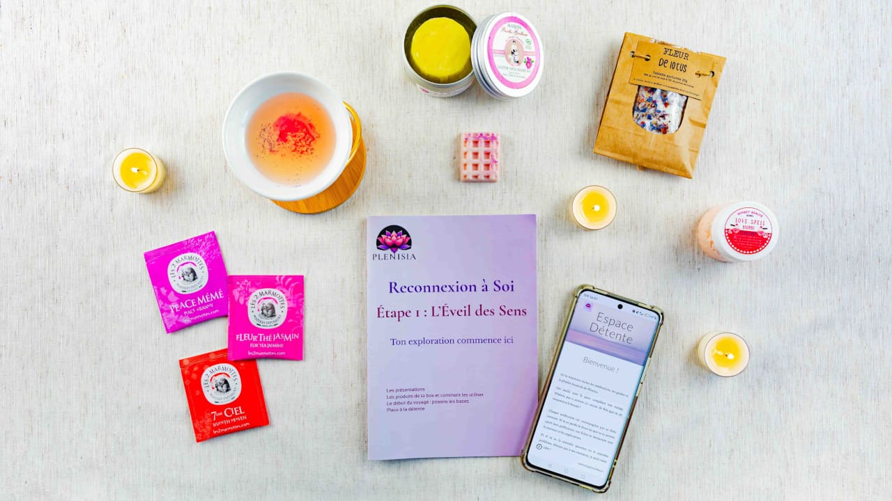 plénisia Box bien-être Plénisia avec tisanes relaxantes, bougies, soins cocooning et espace détente mobile